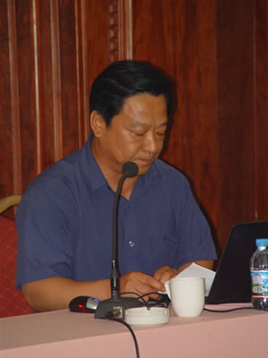 会议期间,与会代表围绕“构建研究生教学教育质量、研究生学位论文质量、研究生综合素质和创新能力的长效机制”等议题展开了深入的研讨和交流。院长助理、研究生处处长李敬玺教授代表我院在大会上发言